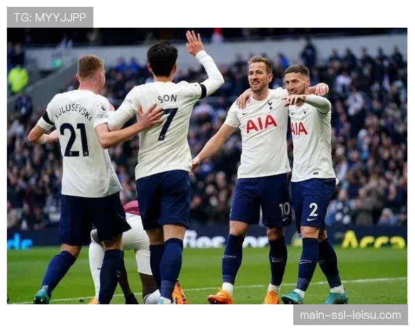 西汉姆联4-0狼队，阿根廷悍将双响助球队逃离降级区